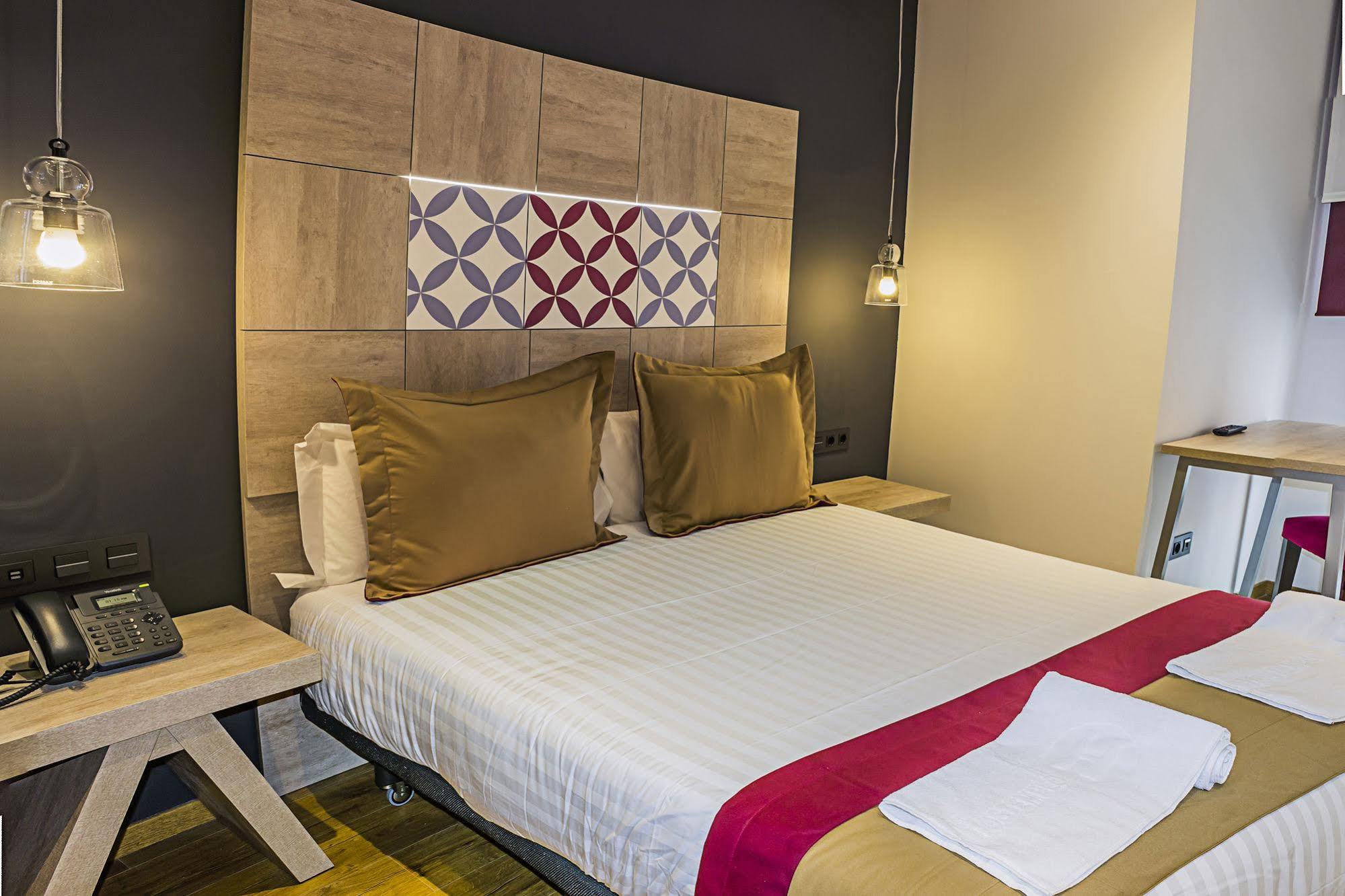 Boutique Hostemplo Sagrada Familia Hotell Barcelona Eksteriør bilde